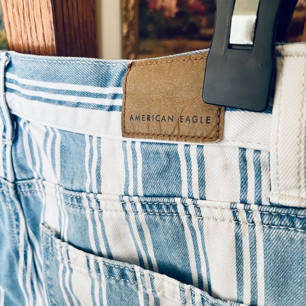 American Eagle Mom Jeans tapered leg high rise striped denim 2 blue white - Picture 6 of 10
